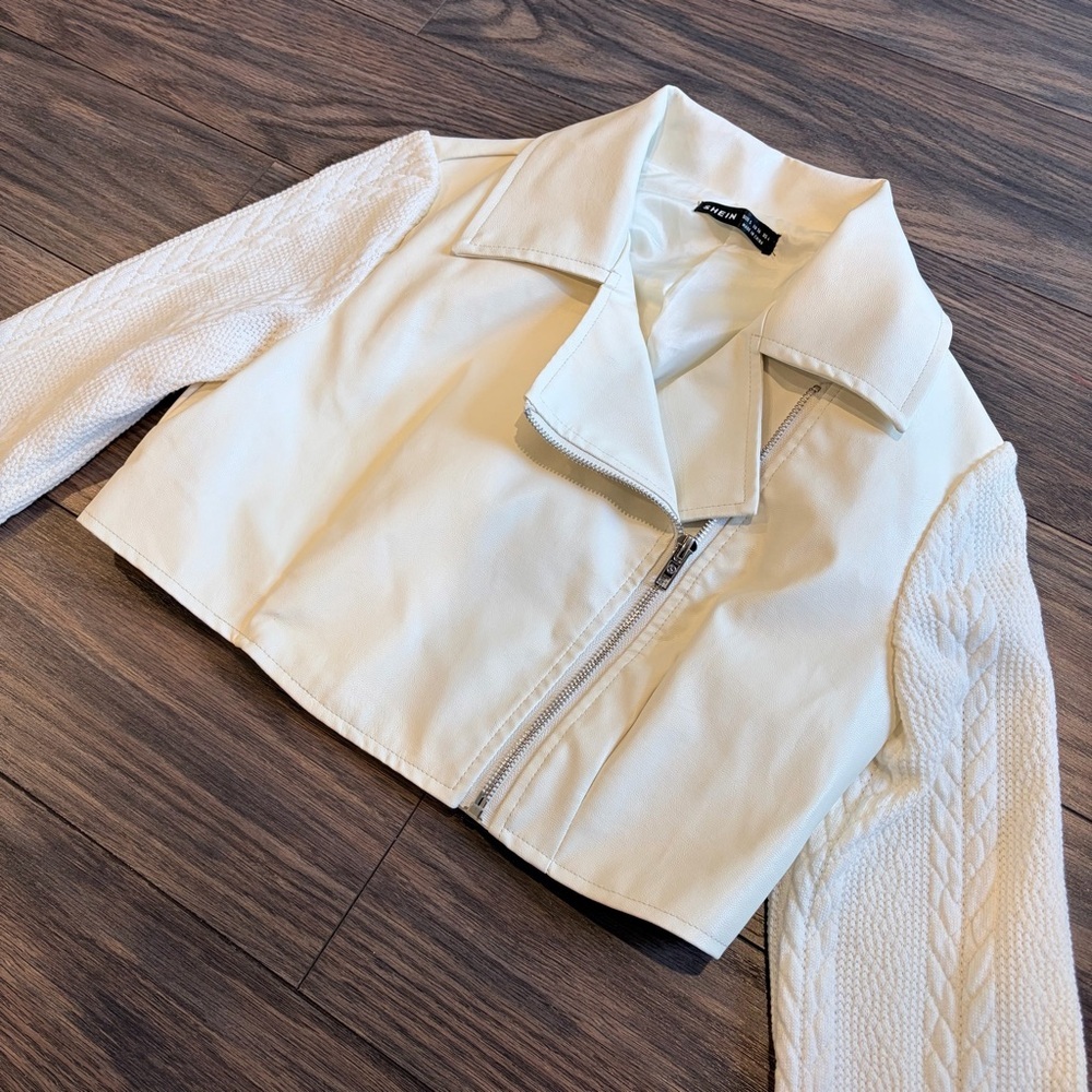 🌟2 for $10 Cream Faux Leather Cropped Moto Jacket Chic Modern Mobwife S